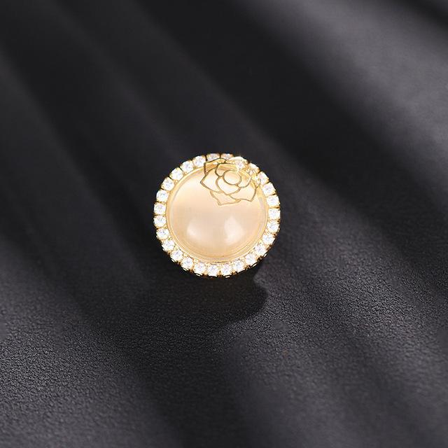 Hochwertige Brosche mit hohler Rose und Opalkristall, Magnetbroschen ohne Loch, Anstecknadel für Schal, Pullover, Corsage, feste Kleidungsaccessoires black