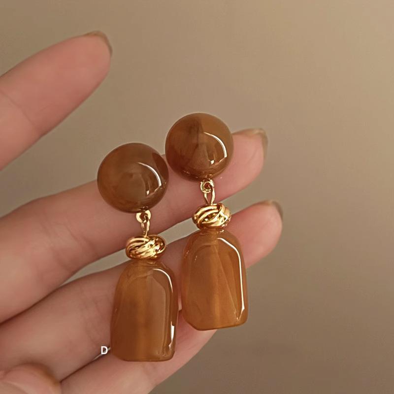 Cremefarbene, mandelförmige, französische Vintage-Ohrringe aus Acryl, leichte, luxuriöse, hochwertige Ohrringe mit Nischendesign, Sonnenuntergang-Orange-Ohrringe für Damen
