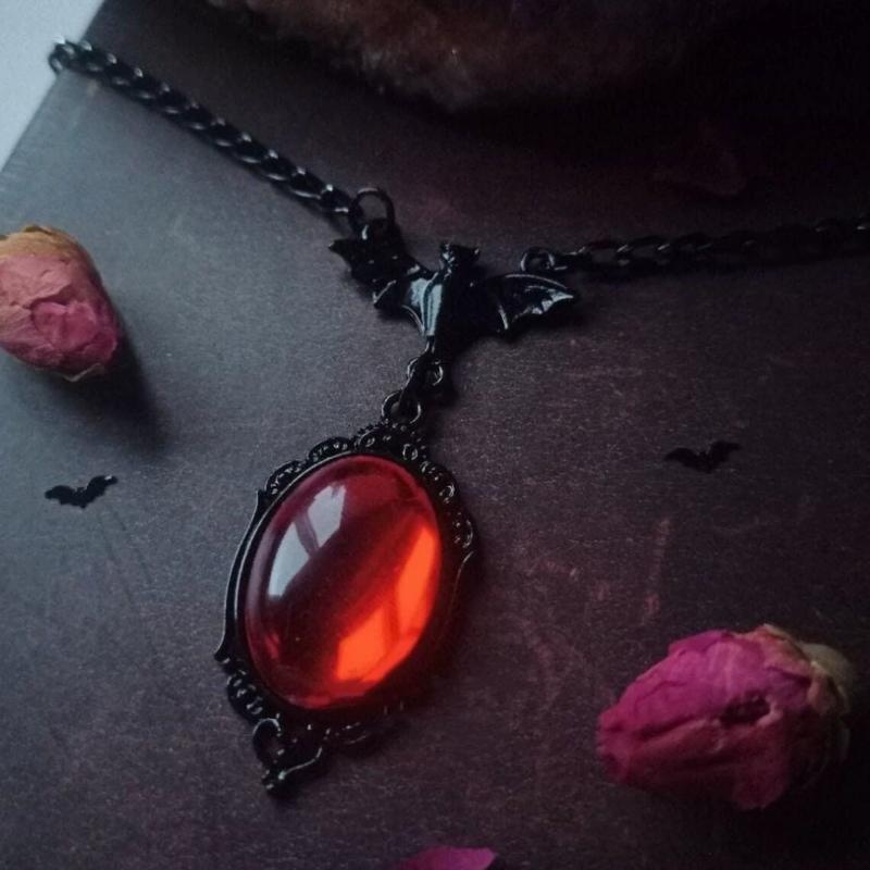 Gothic Blood Red Quartz Charm Halskette Oval Anhänger Halskette für Frauen Halloween Vampir geprägt Hexe Schmuck Vintage Halsreifen 40cm black