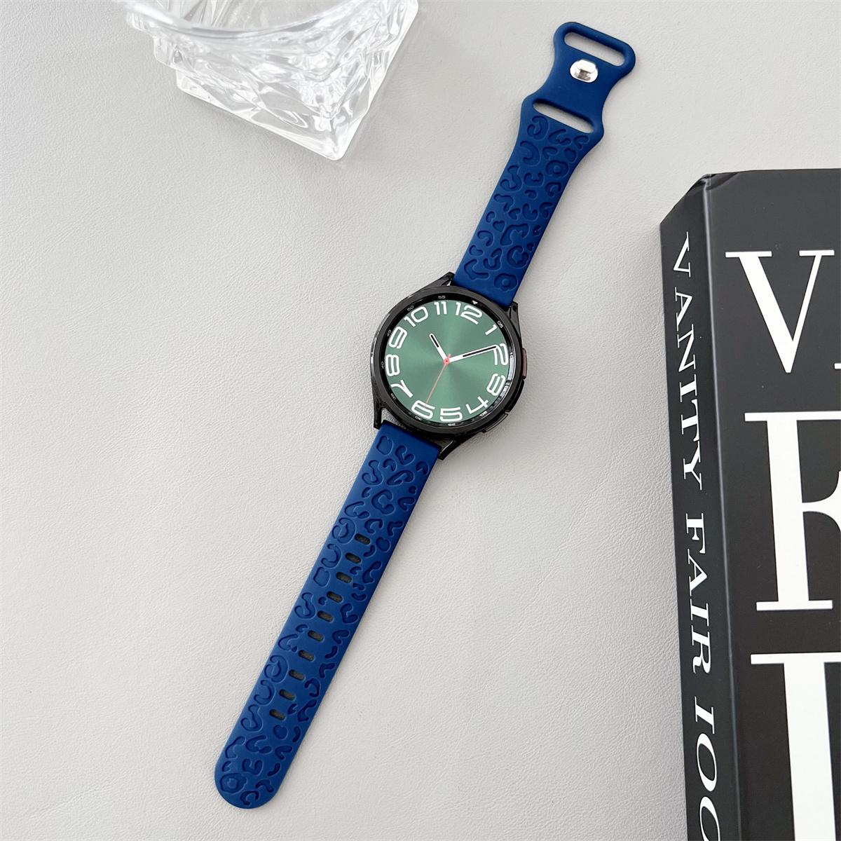 20 mm 22 mm Armband mit Leoparden-Gravur für Samsung Galaxy Watch 6 5 4 40 mm 44 mm Gear S3 Silikonarmband mit niedlichem Muster 6Classic 43 mm 47 mm Active 2 20mm blau