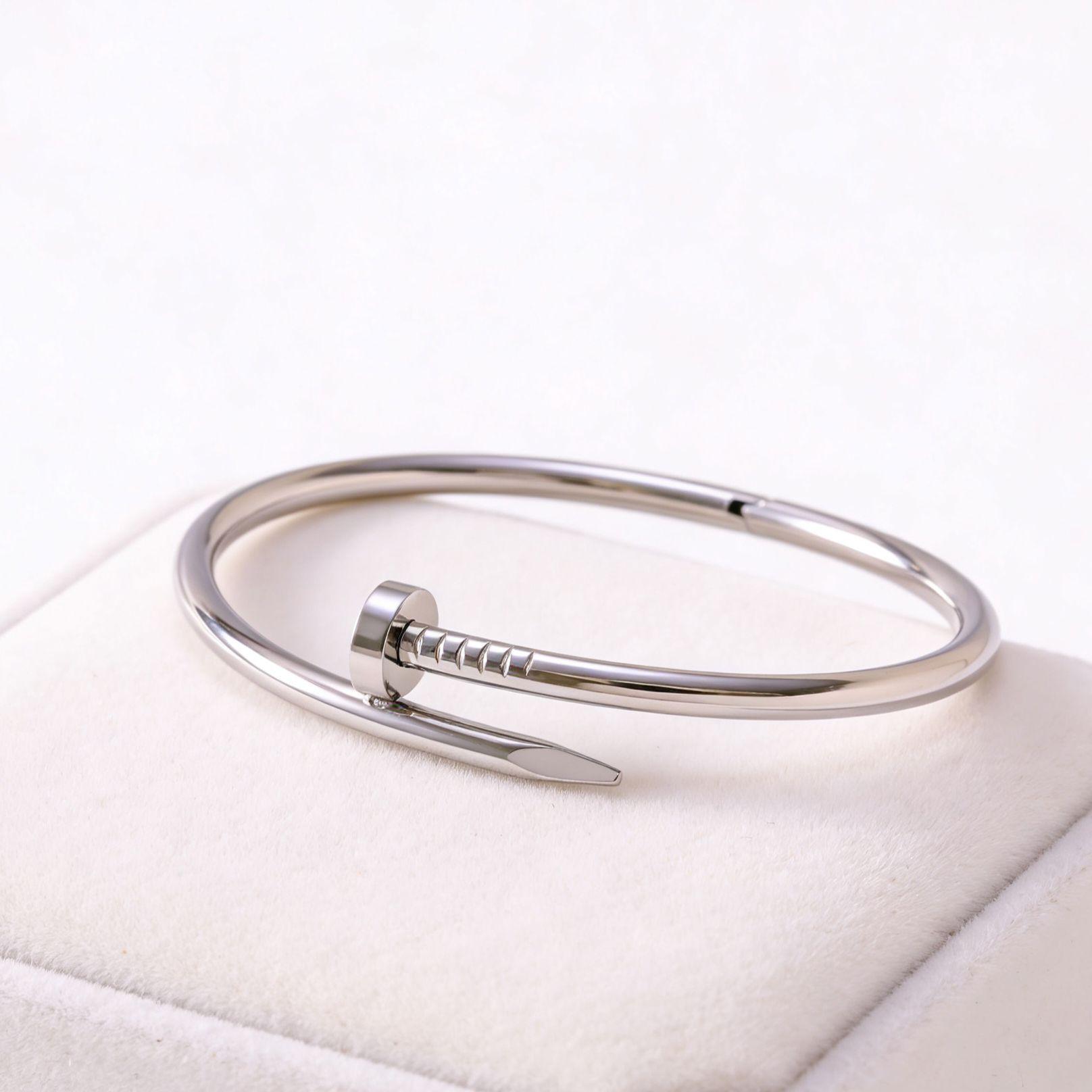 2026 Nagelarmband, personalisiertes Trend-Öffnungs-verstellbares Partnerarmband 520 Armband Resizable