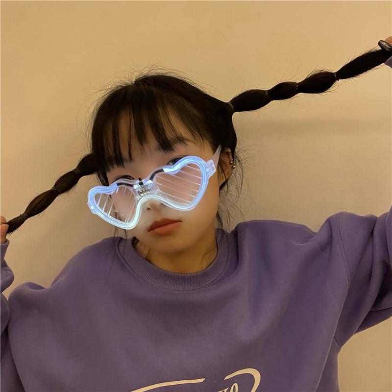 1 Stück Party Leuchten im Dunkeln Brillen Leuchten LED Brillen Neon Partygeschenke Sonnenbrillen für Kinder Erwachsene Partydeko weiß