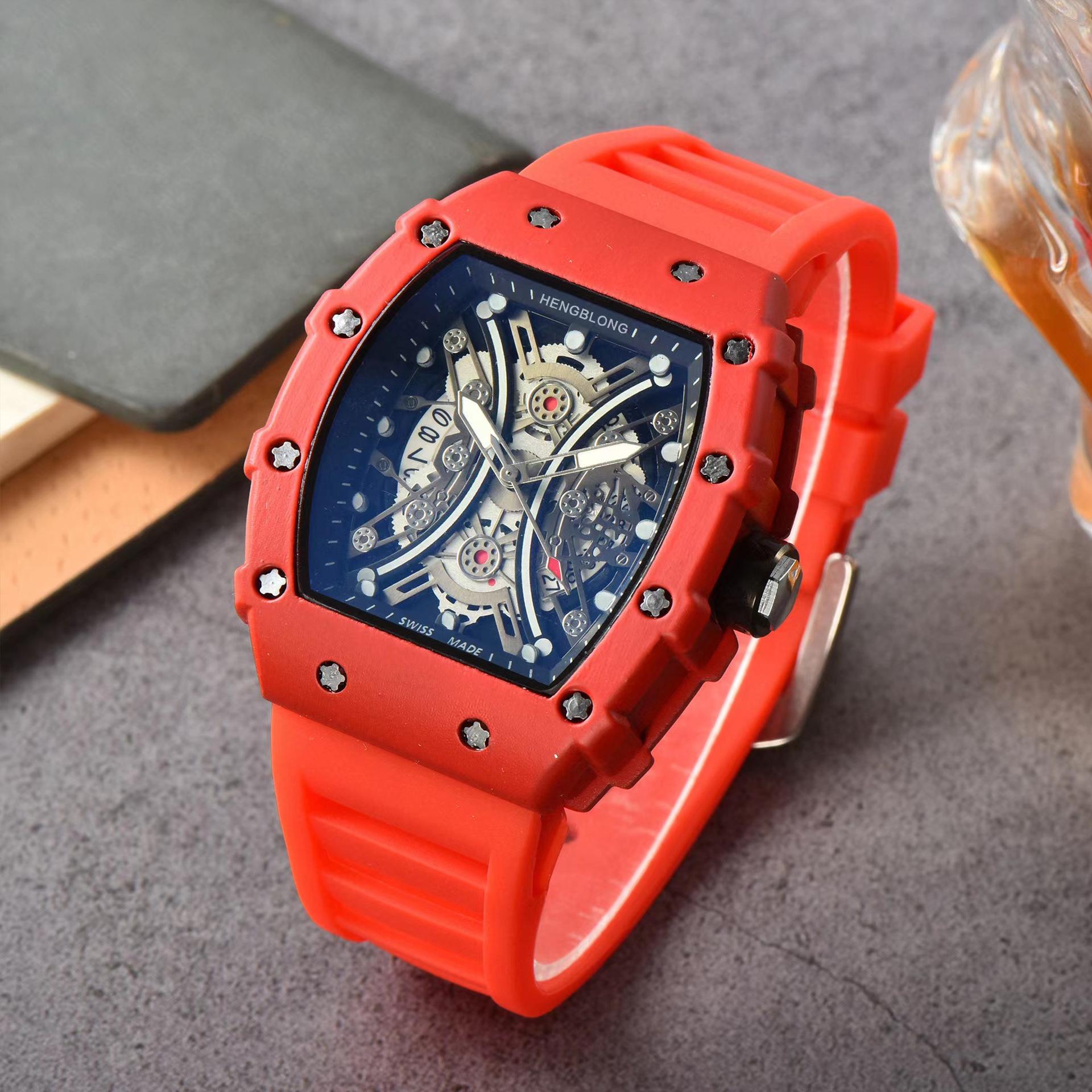 Personalisierte tonnenförmige mechanische Imitationsuhren für Herren und Unisex