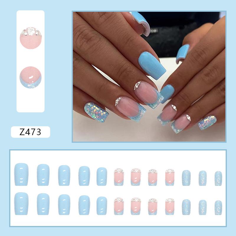 Mittelgroßer rechteckiger Nagel mit Blitz-Diamant-Finish, himmelblaues Nagelkunststück, künstlicher Nagel, 24 Stück pro Box