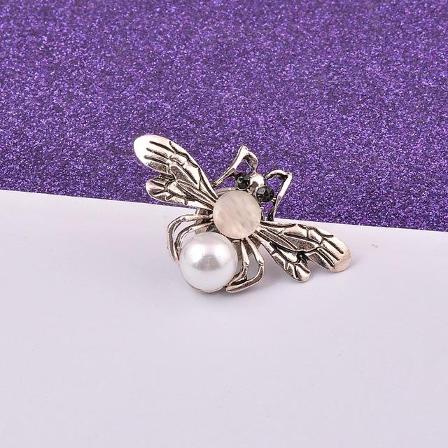 Neue Mode Biene Magnet Broschen Niedliches Tier Kristall Perle Reversnadel Schal Hijab Nadeln Luxusschmuck Für Frauen Männer Accessoires gray