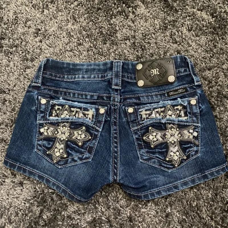 ZYLLO Mini-Shorts Damen Harajuku Vintage Kreuz Grafik Taschen Stickerei Niedrige Taille Shorts Gothic Sexy Heißes Mädchen Hüfte Denim-Shorts XL