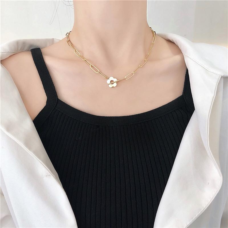 ANENJERY Halskette mit quadratischem Blumen-Anhänger und OT-Kette, Schlüsselbeinkette, Halskette, Party-Schmuck, Geschenke, S-N726 gold