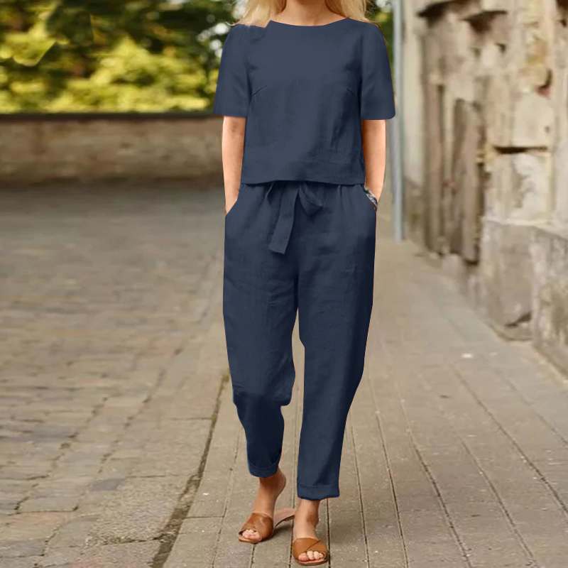 Damen Bluse und Hose, Ein Sommer-Set aus zwei Objekten mit Hose XXL dunkelblaue