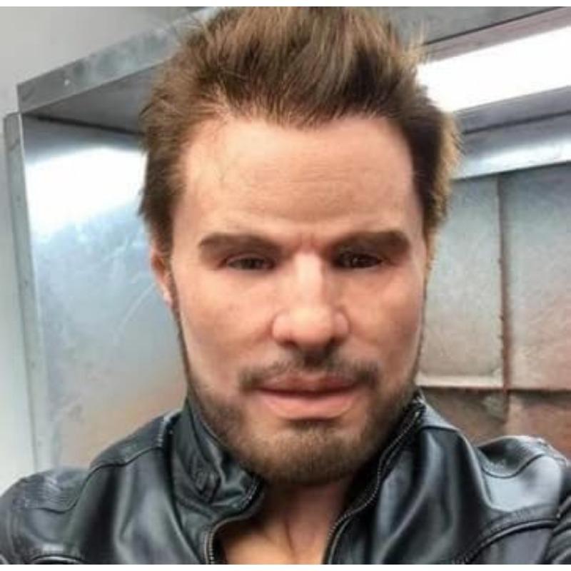 Realistische, hübsche Maske für junge Männer und alte Damen – perfekt für Halloween- und Cosplay-Kostüme. yong man golden hair