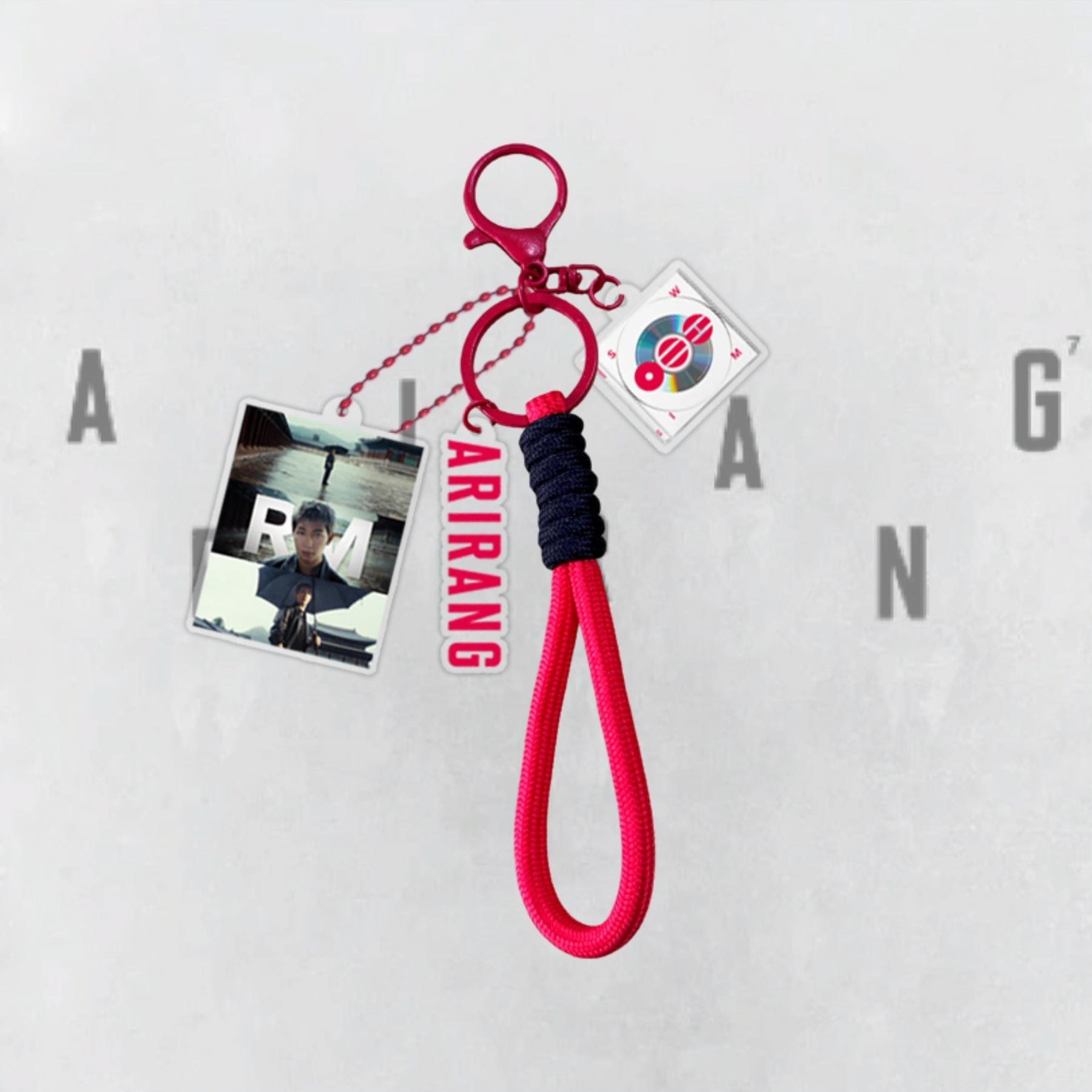 BTS ARIRANG Themen-Schlüsselanhänger, Bangtan Boys Foto-Anhänger mit rotem geflochtenem Seil, Kpop ARMY Fans Taschen-Accessoire, Kpop Idol Taschen-Anhänger für ARMY Fans RM