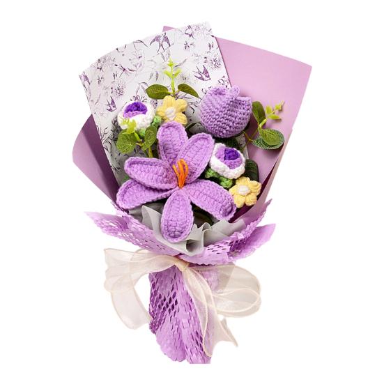 Gehäkelte künstliche Blumen Handgefertigter Strauß Gehäkelte Blumen mit realistischen grünen Kunstblättern Romantisches Valentinstagsgeschenk für sie violett