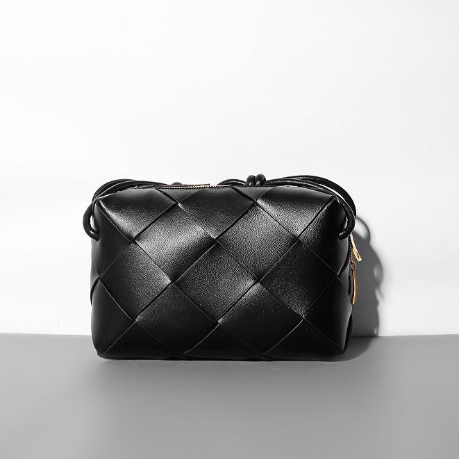 2024 neue kleine Tasche gewebt kleine quadratische Tasche Box Tasche Lingge Stricken kleine Kreuz Schulter Mini Tasche Flap Bag [Large] 22x8x14cm schwarz