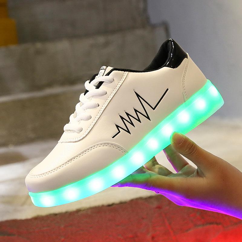 Heißer Verkauf 2024 Erwachsene Damen Herren Kind Leucht Turnschuhe Glowing USB Ladung Jungen LED Bunte Licht-up Schuhe Schuhe Tanzen schuhe 39
