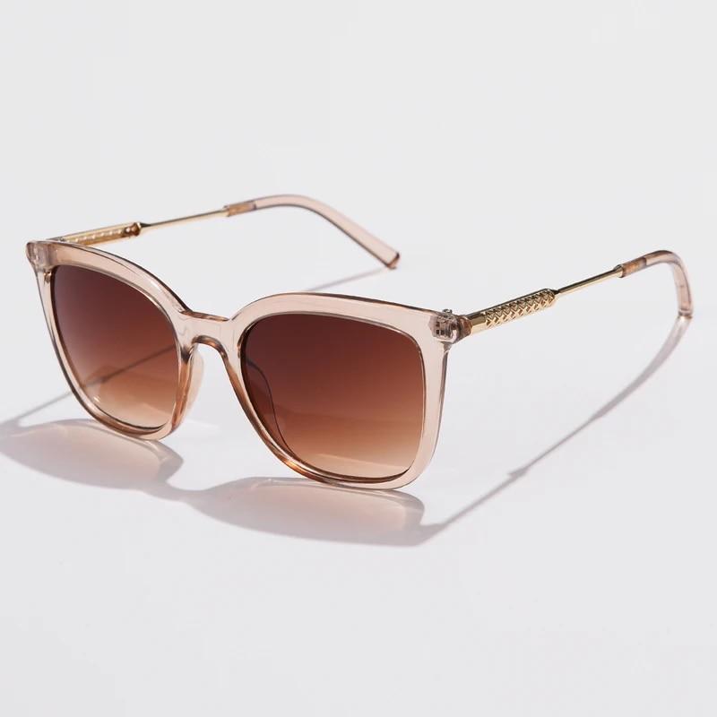 Klassische quadratische Sonnenbrille Damen Vintage Sonnenbrille Metallrahmen Retro Trend Fashion Shades Eyewear champagner