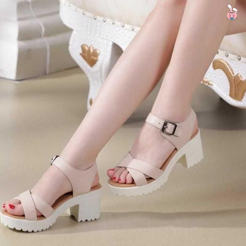 Ein-Wort-Schnalle dicker Absatz kleine Größe 33 34 große Größe Sandalen Damen große Fischmaulschuhe 32