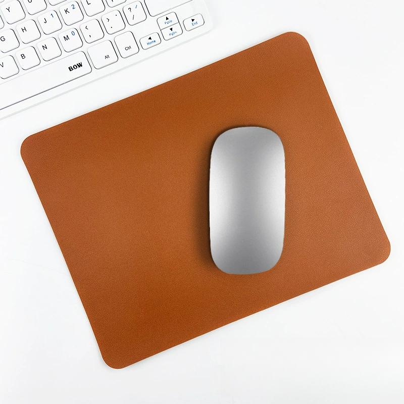Kleine PU-Mausmatte Rutschfest Gaming-Desktop Leder-Mauspad Wasserdicht Kratzfest Leicht zu Reinigen Matte für Laptop Desktop 26x21cm braun