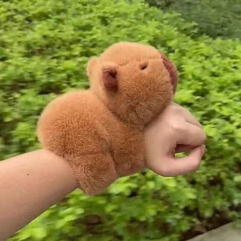 Schönes Capybara-Tier-Slap-Snap-Wrap-Armband-Armband Plüsch-Stofftier Kawaii Capybara Handring Armband Kid Lustiges Spielzeug 20cm braun