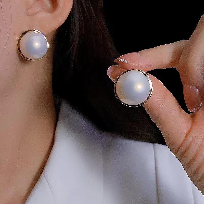 Metall Runde Imitationsperlen Ohrringe für Damen Goldfarbene Runde Stecker Ohrringe Unregelmäßiges Design Ungewöhnliche Ohrringe Bijoux Femme gray