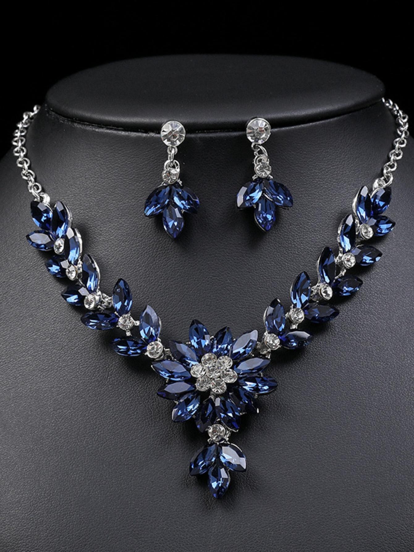 3-teiliges modisches Damen-Schmuckset mit kontrastierender Kristall-Blumenkette, Ohrringen und Abendkleid-Accessoires 45cm black