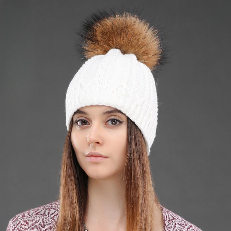 Damen Wintermütze aus gestrickter Wolle mit natürlichem Waschbärpelz, doppelstöckig, warme Mützen, weibliche Pom-Pom-Mützen, Damenmode, Skullies & Beanies weiß
