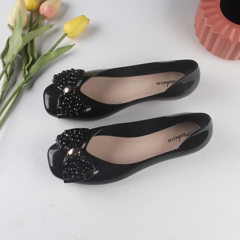 Damen Sommer PVC Sandalen Indoor- und Outdoor-Bekleidung Mode Einfarbig Perlenbesetzt Lässig Neue Flache Damenschuhe 37 black