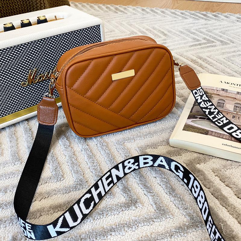 Yogodlns Shell-Umhängetasche für Damen, modisch, kleine Umhängetaschen aus PU-Leder, luxuriöse Designer-gesteppte Damen-Geldbörse und Handtaschen mit Reißverschluss 18x6.5x14cm braun