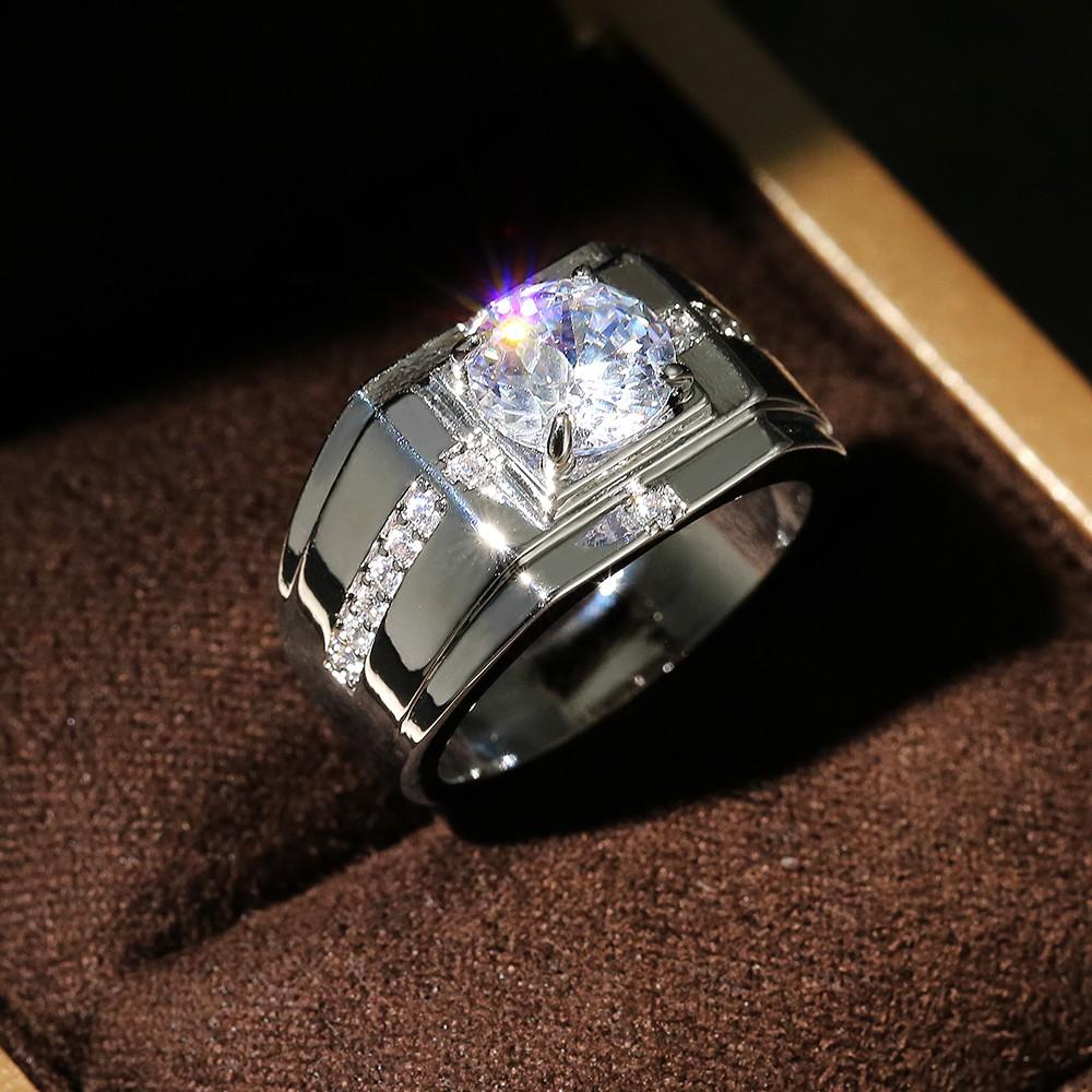 Huitan Herrenringe für Hochzeit Verlobung Solitär Glänzender Zirkonia Schlichtes Elegantes Design Männliche Eheringe Klassischer Schmuck 12 gray