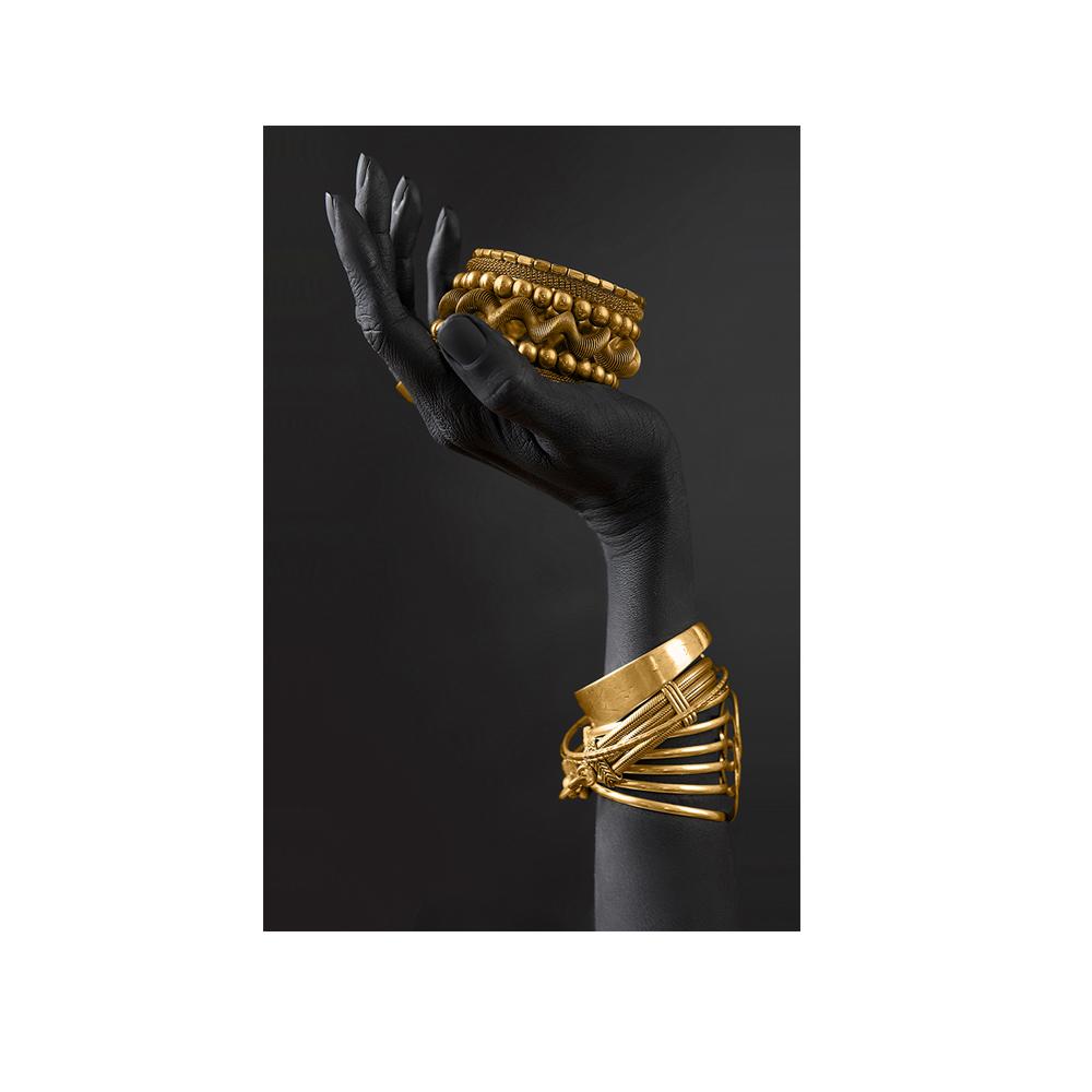Afrikanische Frau hält Goldschmuck auf Leinwand, Poster und Drucke, schwarze Models, Kunstgemälde an der Wand, Kunstbilder für das Wohnzimmer 20x30cm no frame