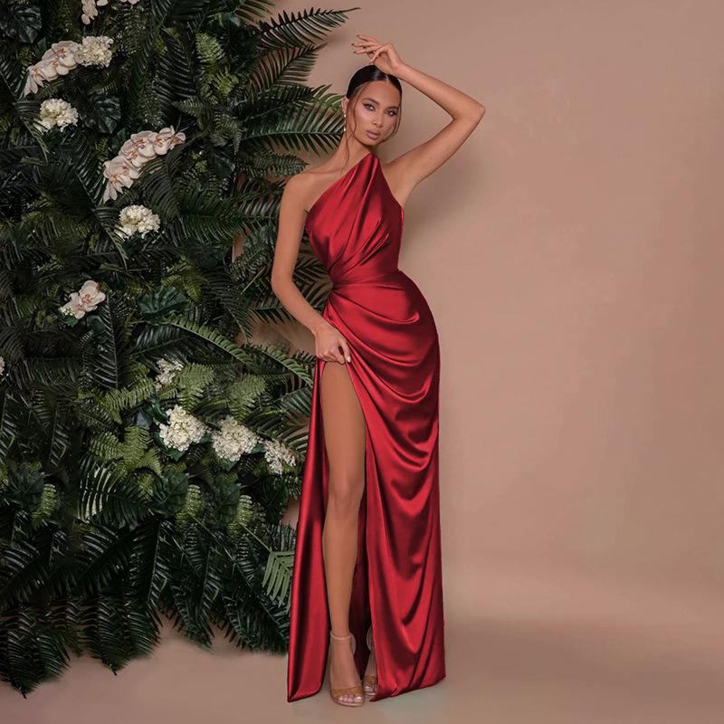 Ein-Schulter-Satin Sexy Split Kleid Weiblichkeit Taille Kleid Langes Kleid L rot