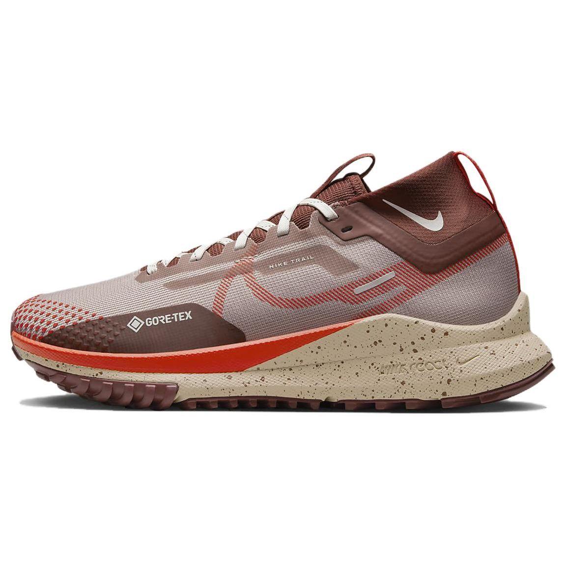 Nike React Pegasus Trail 4 GORE-TEX Diffused Taupe Picante Red Damen Sneaker Creme Dark-Pony Sail DJ7929-200 36
