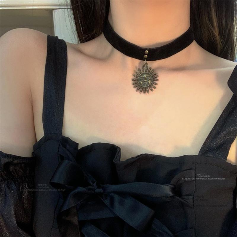 Sonne Halskette Vintage Damen Gothic Leon Der Profi Halskette Schwarzes Samtband Retro Sonne Choker Halskette beige