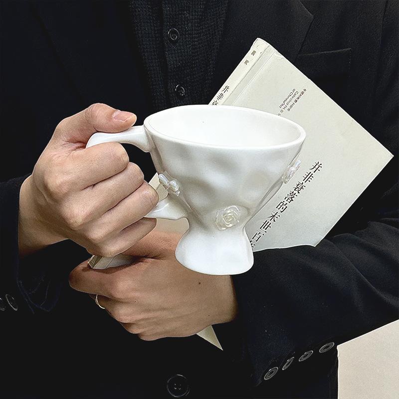 Fortgeschrittenes Hammer-Muster Handgemachte Sanduhr Wasserbecher Paar Geschenk Frisch Niedlich Schleife Kunst Keramiktasse Geschenk 401-500ml