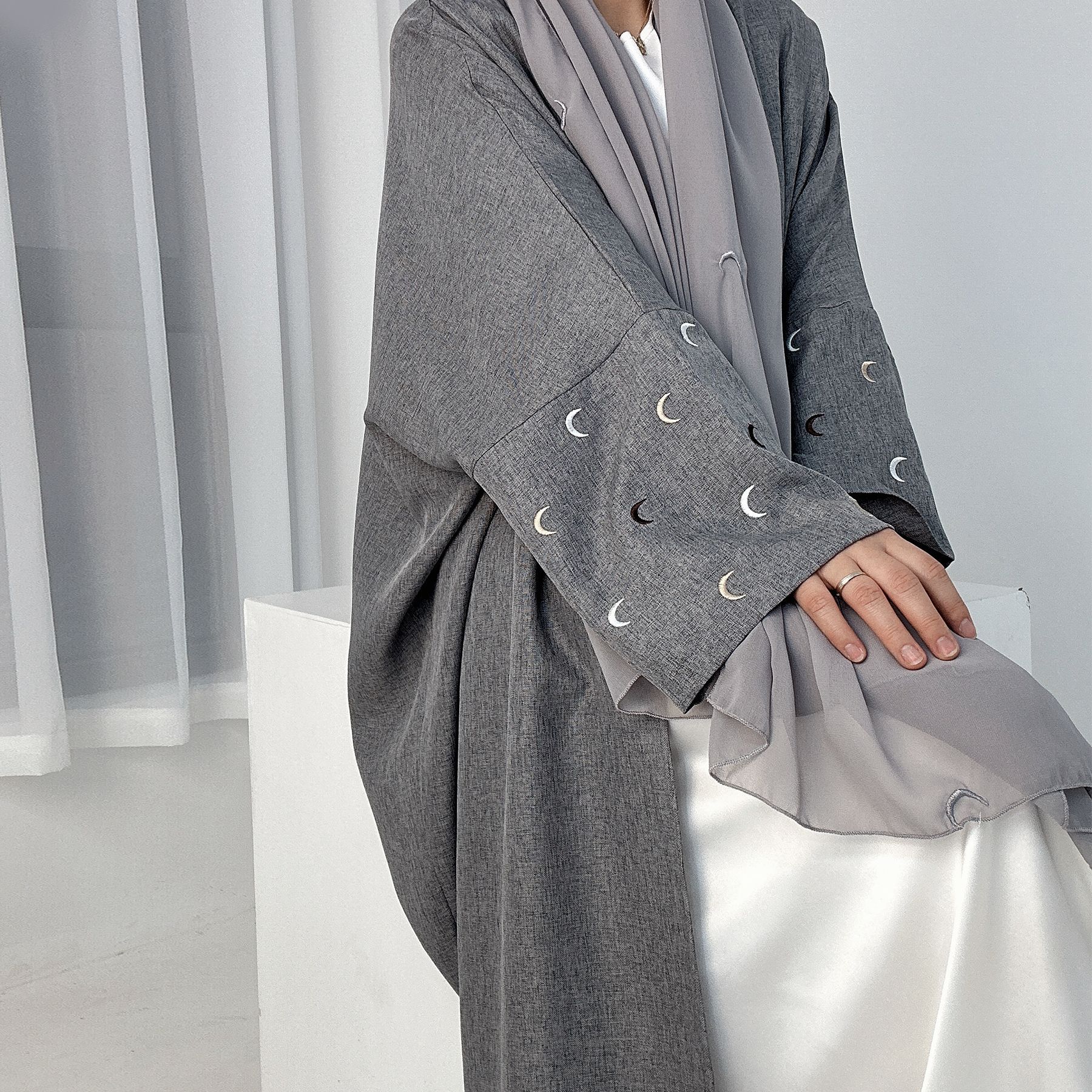 2025 Ramadan Khimar Abaya Saudi-Arabien Türkei Islam Stickerei Mond Muslimischen Strickjacke Kleid Gebet Kleidung Kleider Für Frauen M grau