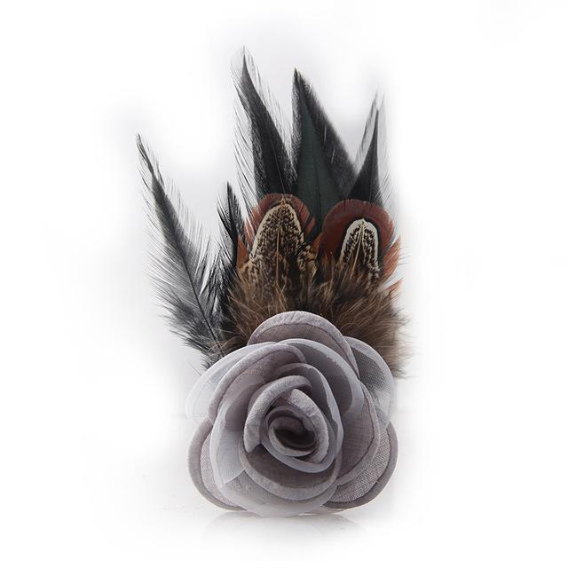 Handgemachte Stoff Tuch Kunst Blume Feder Brosche Pin Schmuck Luxus Kleidung Tragen Corsage Broschen Für Frauen Zubehör grau