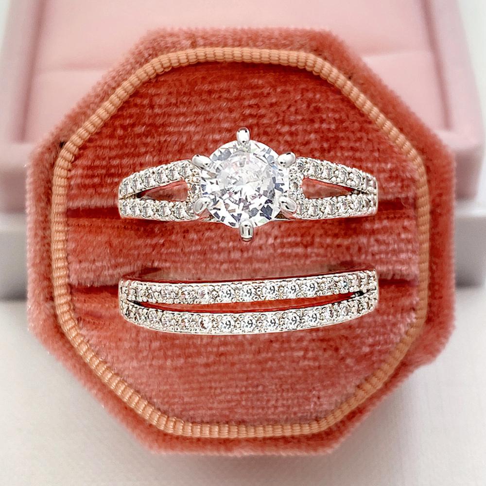 Huitan Luxuriöse Trendige Hochzeitssets Ringe für Damen 2 Stück Voll Bling Iced Out AAA Zirkonia Ringe Verlobungsringe Party Schmuck 6 red