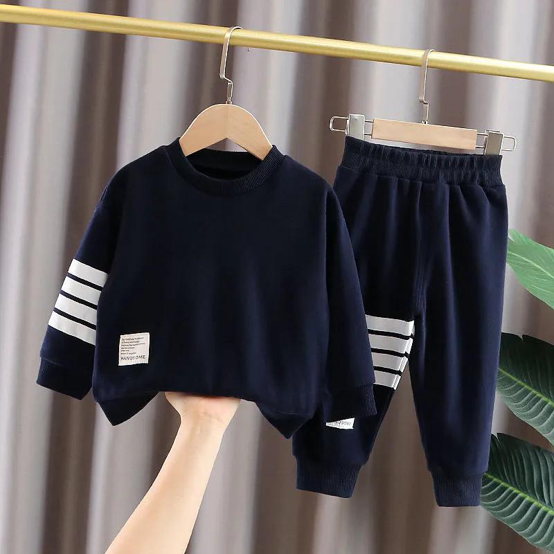 Baby Frühlingskleidung Anzug Jungen Frühling und Herbst Kinderkleidung Zweiteilige Kinderkleidung Bedruckt Bequemes atmungsaktives weiches zweiteiliges Set 130