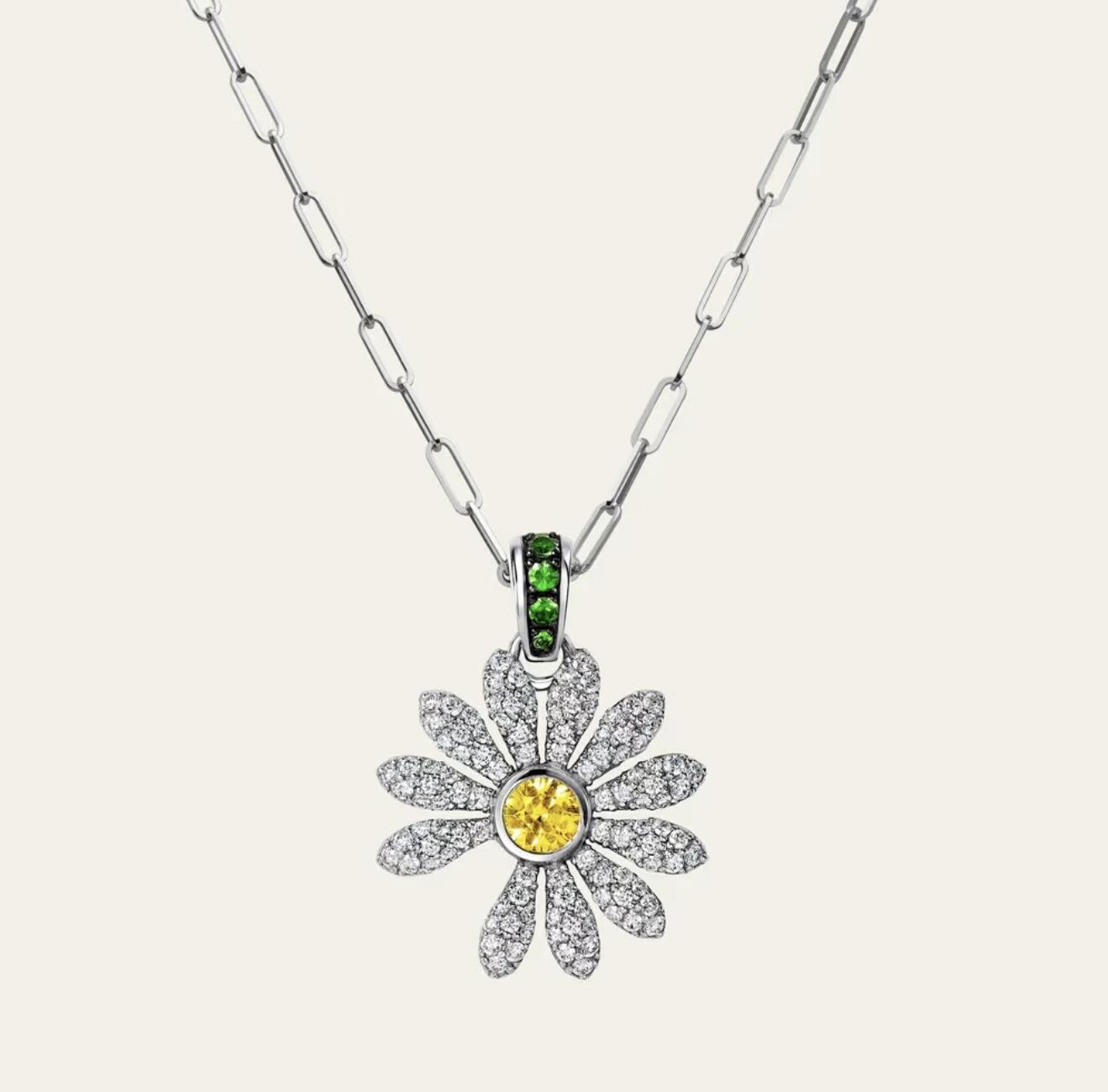 a 880818 GD Stil Halskette Kpop Heißes Idol G-DRAGON Offiziell Gleicher Stil Halskette Neue Diamant-Einlage Gänseblümchen Halskette white
