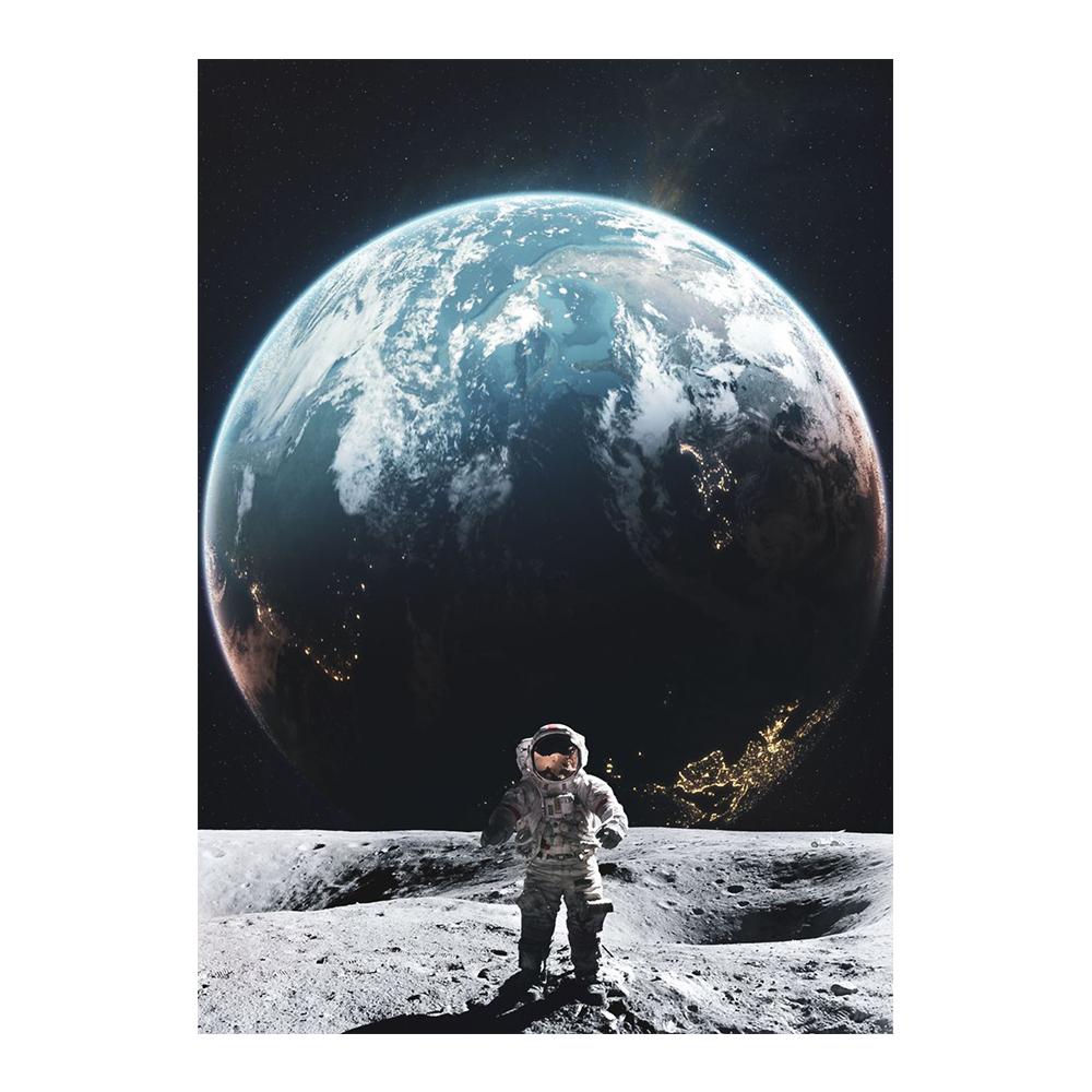Astronaut trinkt Bier auf dem Mond, während er zusieht, wie die Erde zerstört wird. Moderne Leinwandmalerei, Poster, Drucke, Wohnzimmer, Wandkunst, Bilder, moderne Heimdekoration 20x30cm With Frame bunt