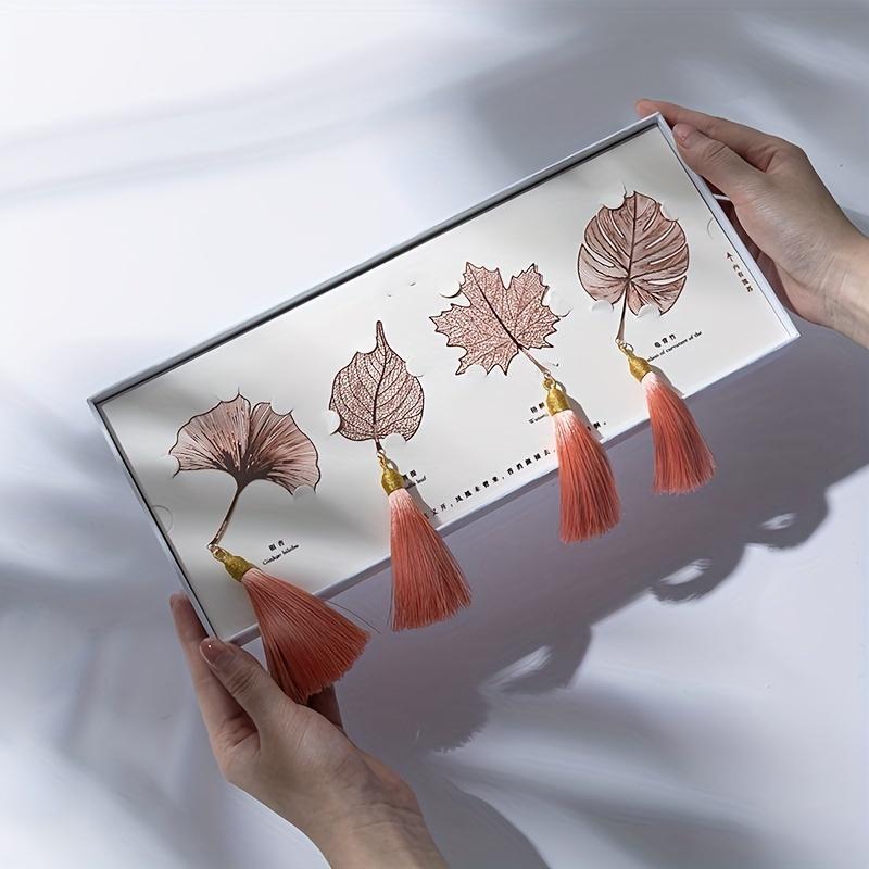 1 Stück Geschenk Metall Lesezeichen, Die Vier Jahreszeiten des Blattes Literarisches Geschenk, Metall Lesezeichen Geschenkbox, für Geschäftsgeschenke Lehrertagsgeschenk