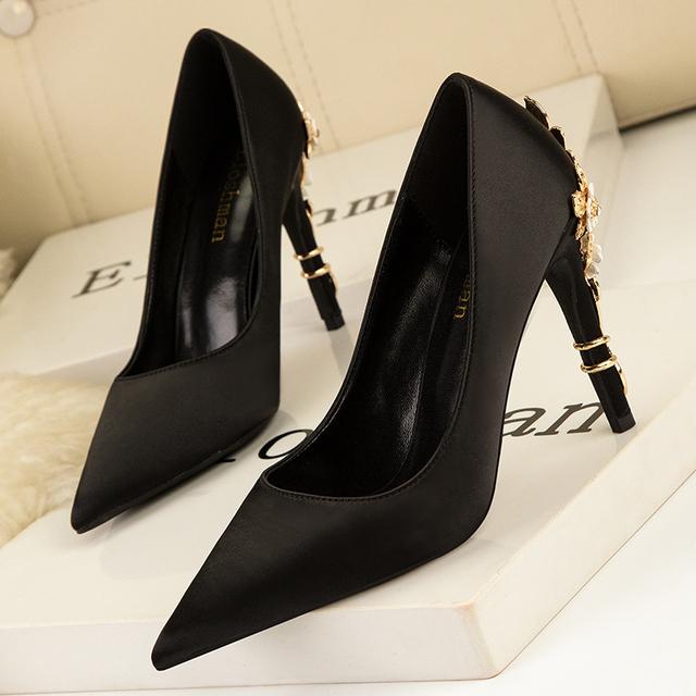 Frühling Frauen Designer Weiß Blau Blume Heels Satin Pumps 10cm High Heels Braut Pumps Party Kleid Hochzeit Schuhe Plus Größe 4 schwarz