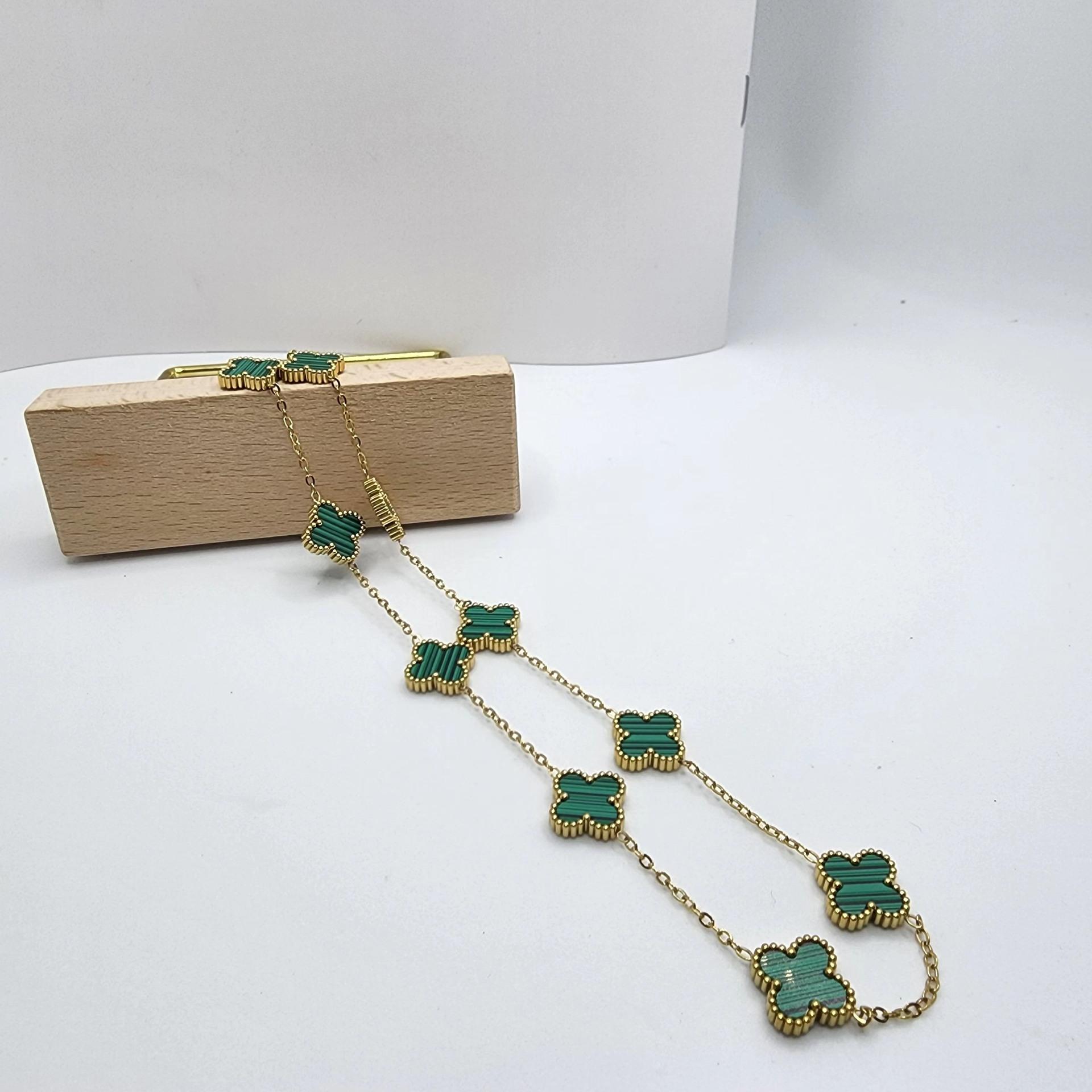 Vierblättriges Kleeblatt Halskette Leichte Luxus Einfache Blume Schlüsselbein Kette Damen Haute Sense Halskette 18K
