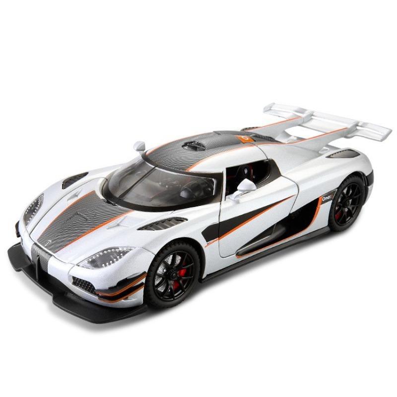 1/24 Koenigsegg ONE 1 Sportwagenmodell aus Legierung, Rennwagenmodell aus Metall mit hoher Simulation von Ton und Licht, Kinderspielzeug als Geschenk weiß