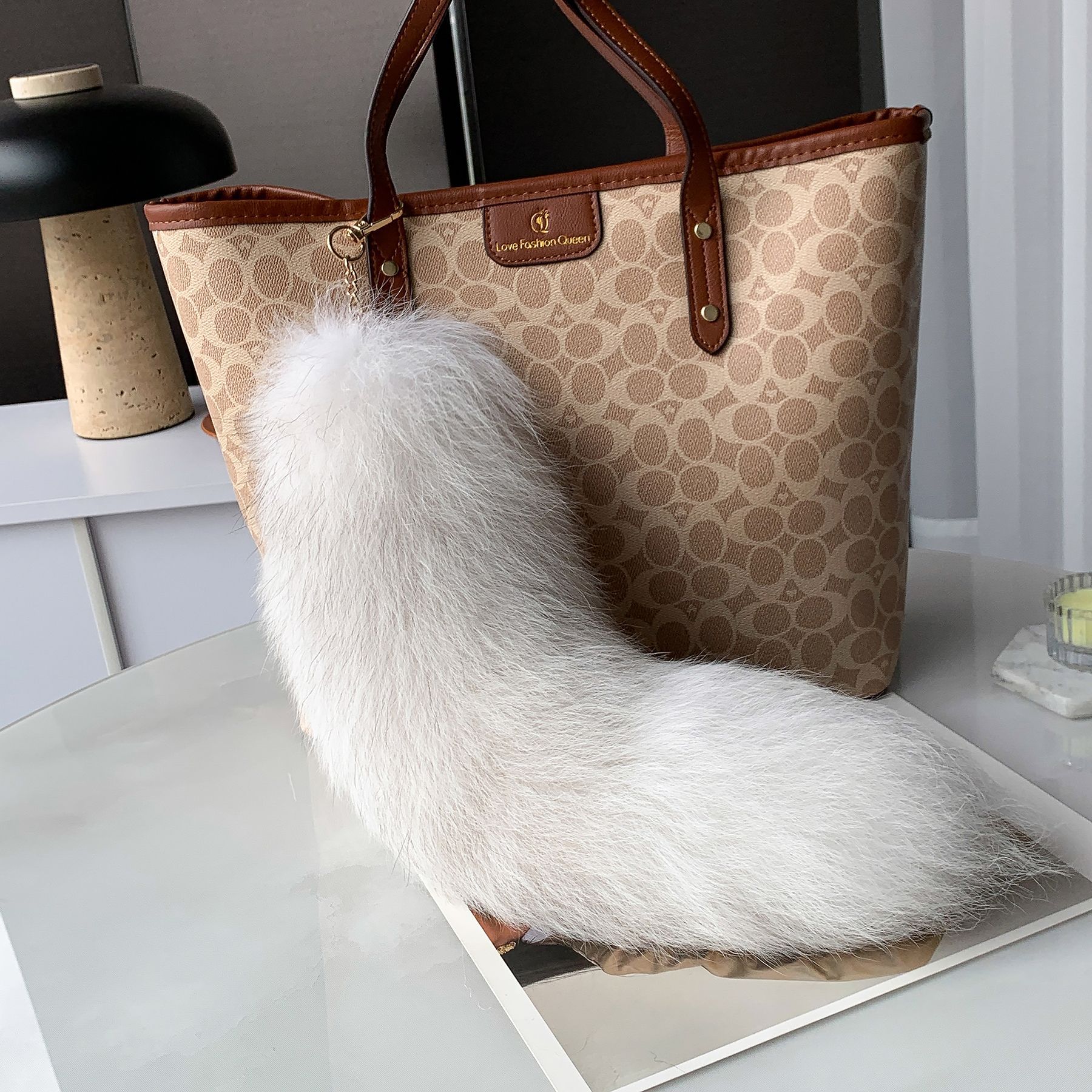 40cm Echter Fuchsschwanz Schlüsselanhänger Unisex Pompon Anhänger Taschenanhänger Auto Schlüsselanhänger Niedliche Flauschige Schlüsselanhänger für Frauen Taschenzubehör Geschenke gray