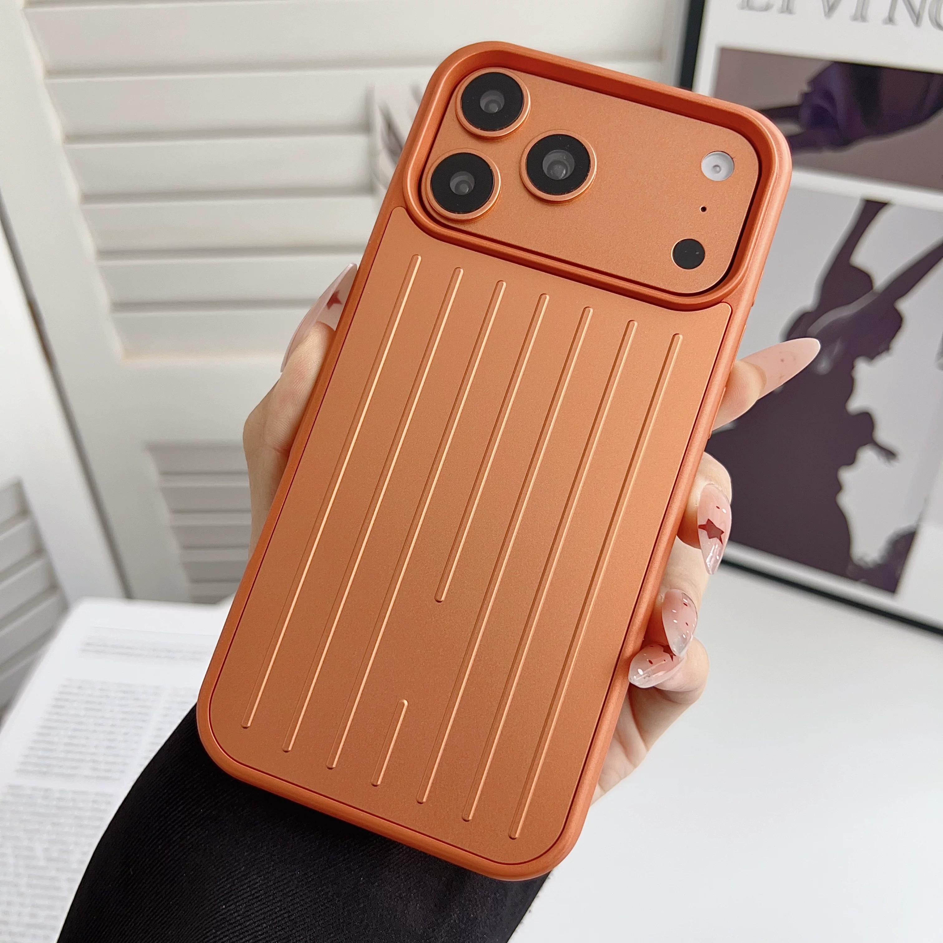 3D Wellenstreifen Stilvoll für RIMOWA Koffer für IPhone 17 Pro Max 16 15 14 13 Aluminiumlegierung Rückseite Stoßfeste Hülle iPhone 17 Pro Max brown