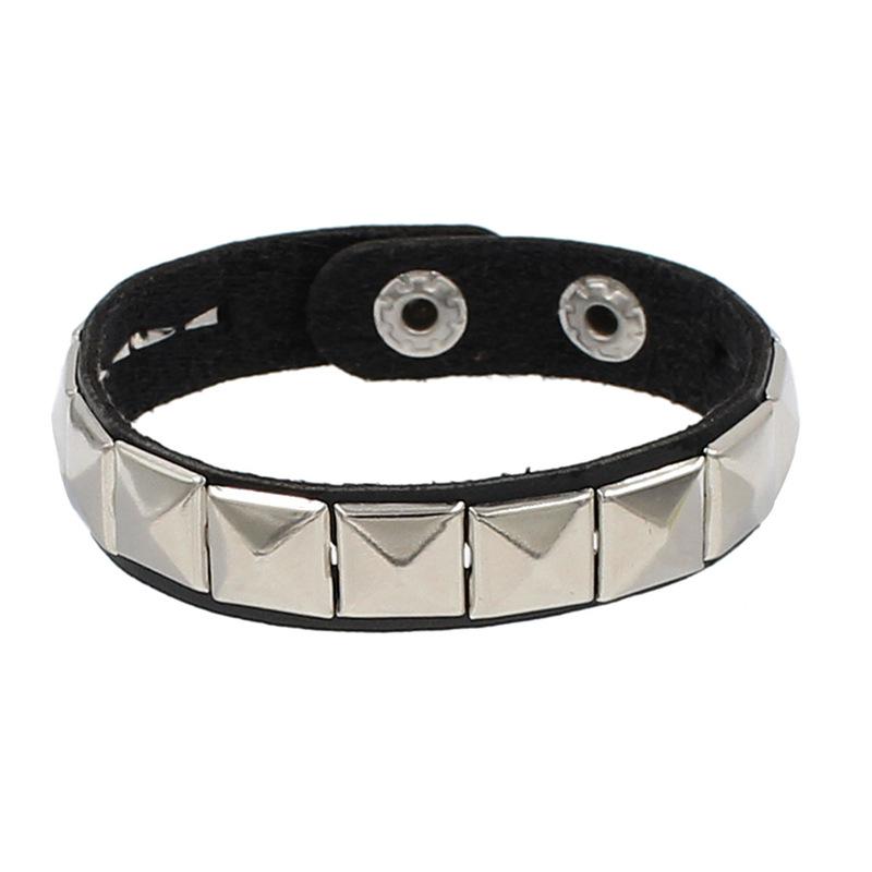 Hot Heart Gothic Spike Armband Verstellbares Punk Rock Armband Schwarzes Nieten Kunstleder Armband für Männer Frauen Geschenk gray