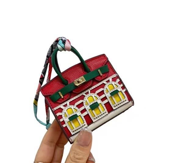 H Home Neue Mini-Anhänger Kleines Haus Platin Tasche Kreative Süße Lippenstift Tasche Kopfhörer Charter Schlüssel Tasche 8x4x9 rot