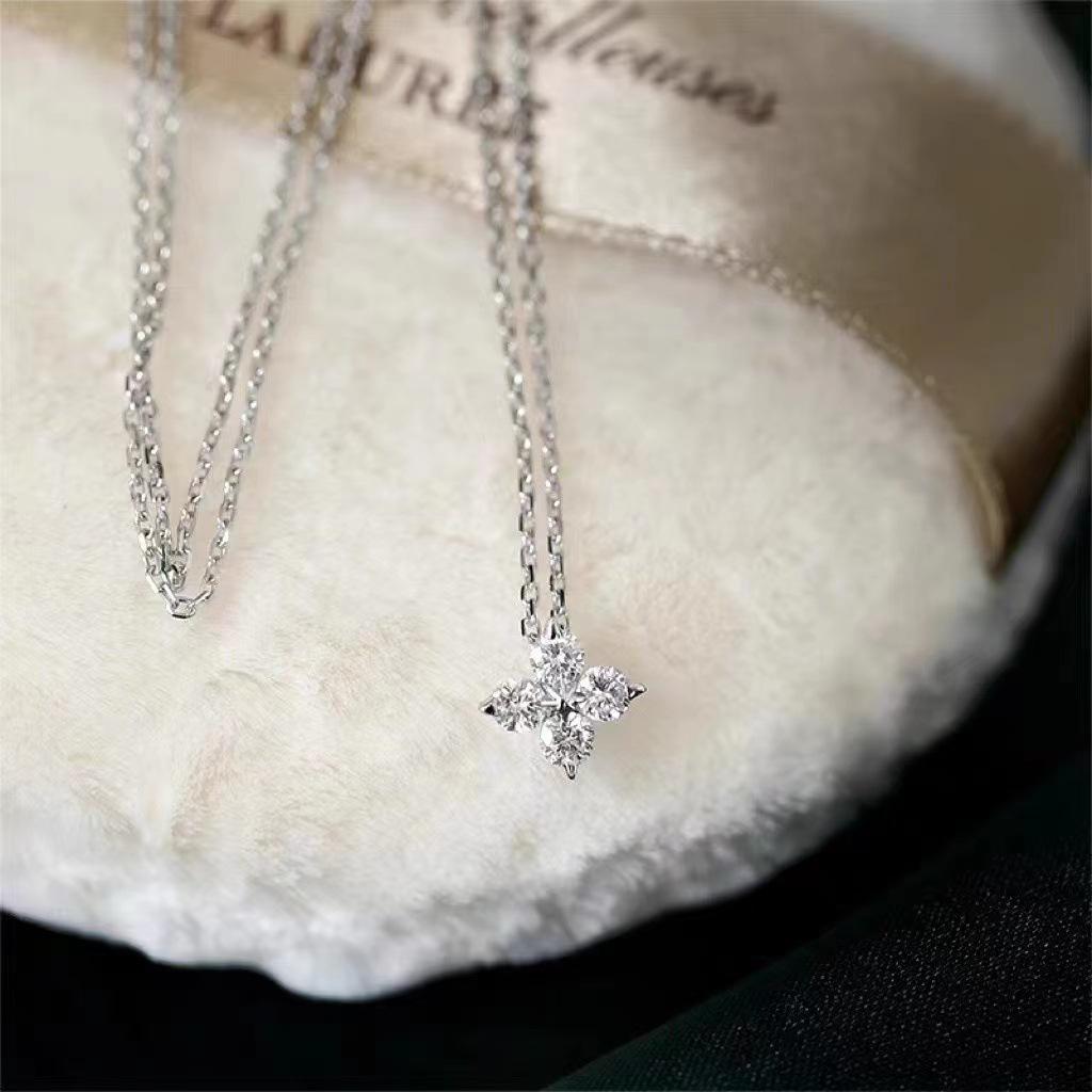 Japanische S925 Sterling Silber Zirkon-Laid Halskette Damen Strass Besonderes Interesse Leichte Luxus All-Match Vierblättriges Kleeblatt Schlüsselbeinkette Small: 42cm+3cm