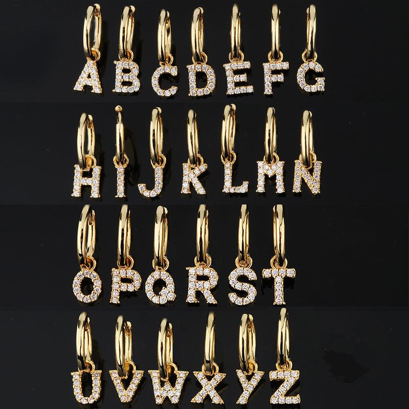 1 Paar goldfarbene niedliche anfängliche AZ-Buchstaben-Ohrringe mit CZ-Stein, kleine Creolen für Frauen, Alphabet-Modeschmuck A