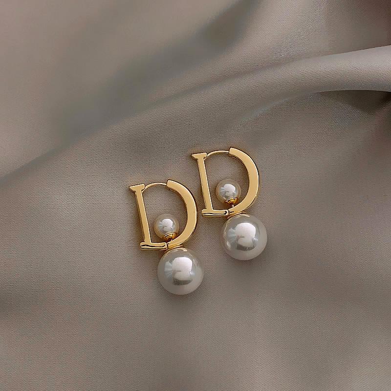 14K vergoldete Perle mit dem Buchstaben D, koreanischer neuer Modeschmuck, Ohrringe vor und nach der Hochzeit, elegante, vielseitige Accessoires für den Alltag gold