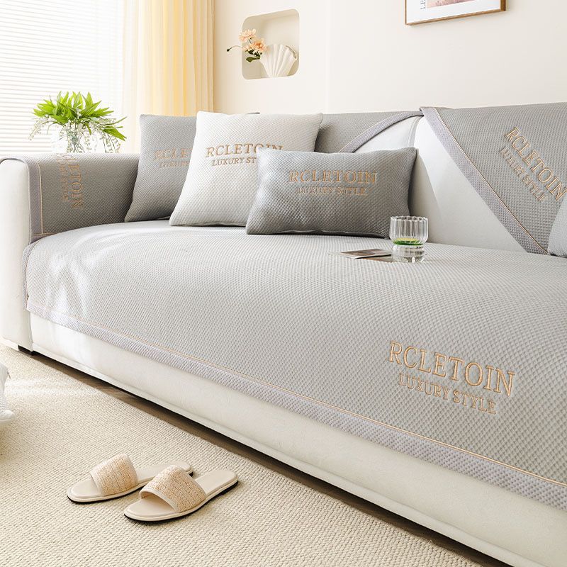 Sommer Klein Kariert Eis Seide Sofa Kissen Buchstaben Bestickt Couch Kissen Kühl Sofa Handtuch Maschinenwaschbar Eis Seide Sofa Überwurf 70x70cm 1pcs